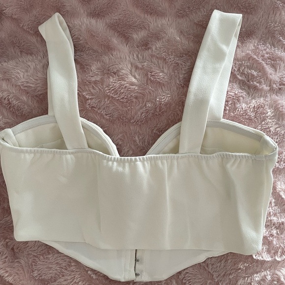NWOT TORIN TOP WHITE - Picture 8 of 9